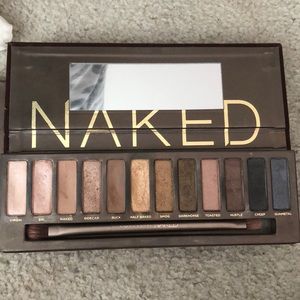 URBAN DECAY NAKED PALETTE WITH BRUSH AND BOX